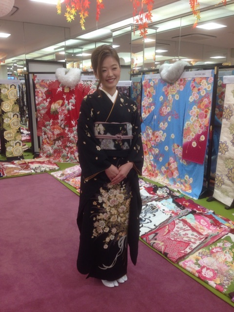 結婚式に振袖を着てお出かけになるお客様
