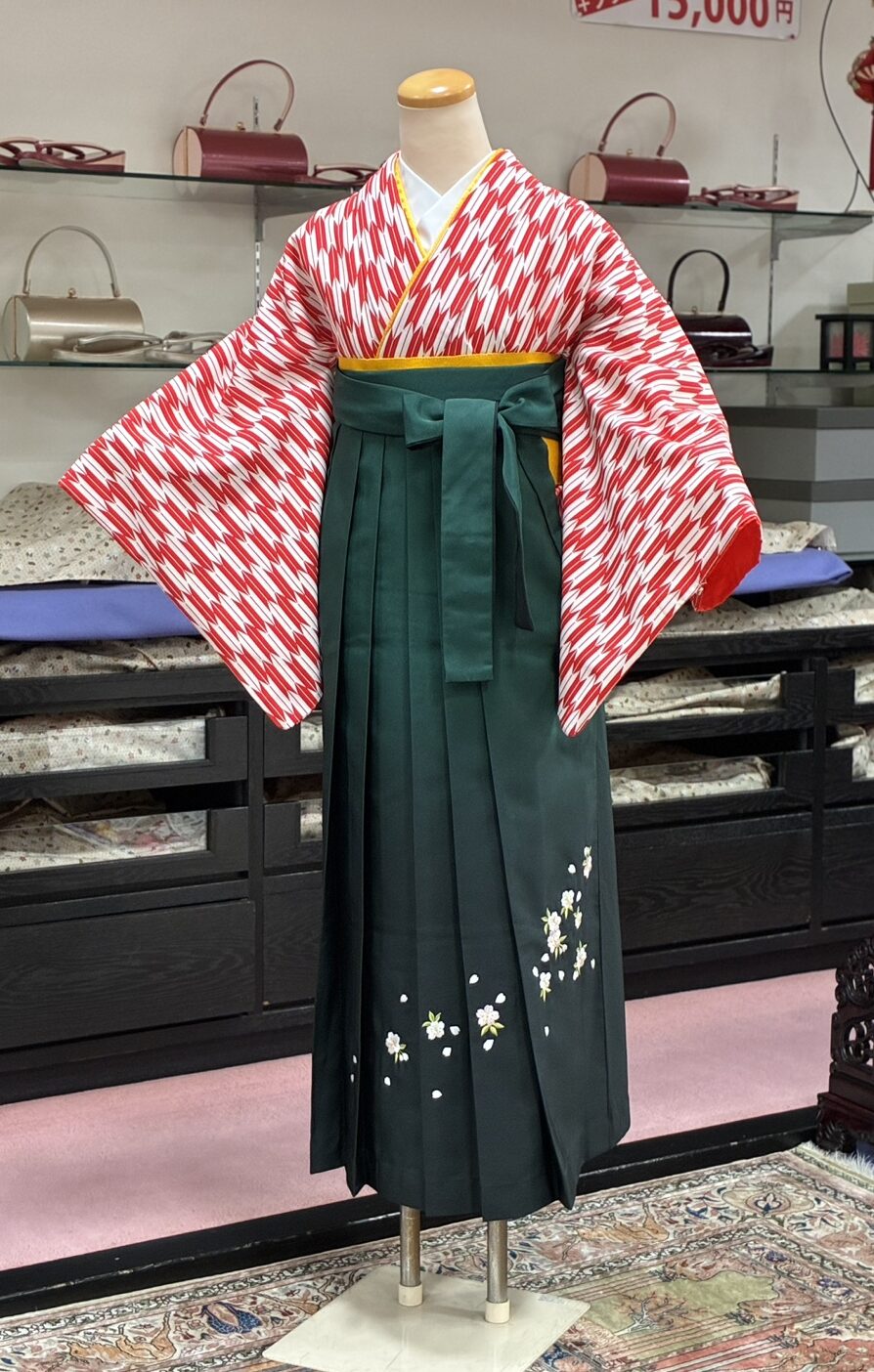 卒業袴レンタル（矢羽根柄）のご紹介　越谷店