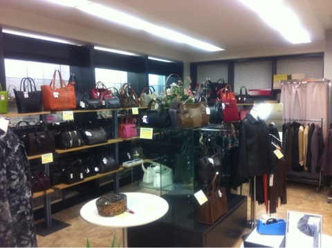 本決算市 杉戸店の売場