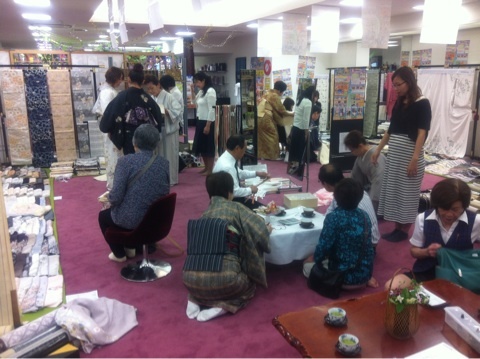 東京きものファン感謝デー売場の様子