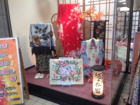 『日光街道 越ヶ谷宿』の灯篭と小学生の児童さんの絵を飾らせて頂きました
